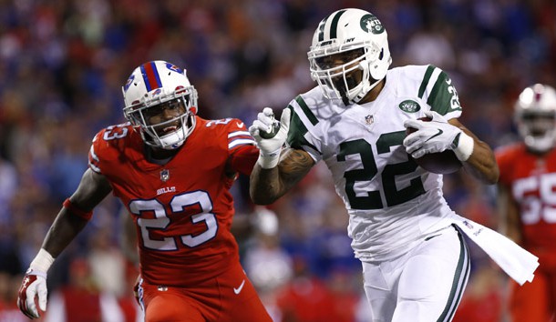 Sep 15 2016 Orchard Park NY USA New York Jets running back Matt Forte runs for a touchdown as Buffalo Bills strong safety Aaron Williams pursues during the second half at New Era Field. The Jets beat the Bills 37-31