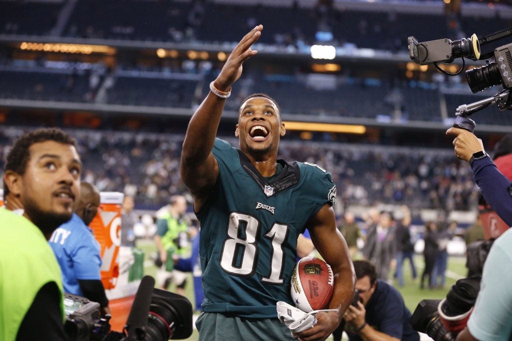 Nov 8 2015 Arlington TX USA Philadelphia Eagles wide receiver Jordan Matthews waves to the crowd as he leaves the field after scoring the winning touchdown in overtime against the Dallas Cowboys at AT&T Stadium. Philadelphia won in overtime 33-2