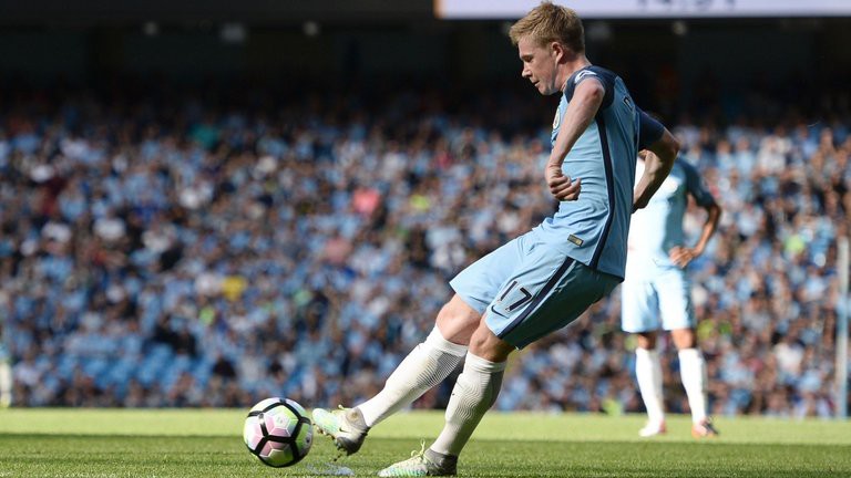 Kevin De Bruyne scored the opening goal during Machester City's 4-0 win over Bournemouth at the Etihad