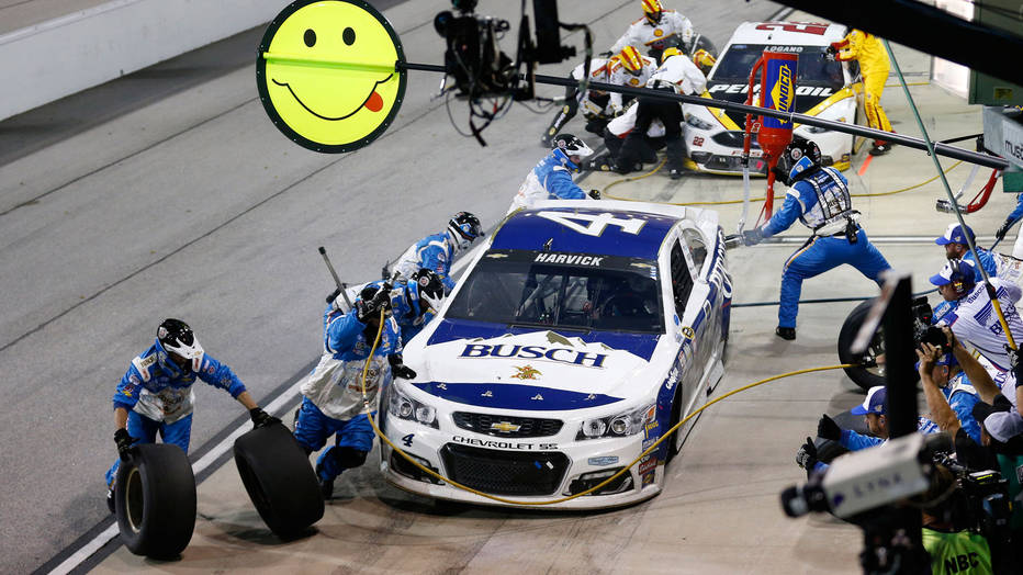 Kevin Harvick throws pit crew under the bus after disappointing NASCAR Southern 500 at Darlington