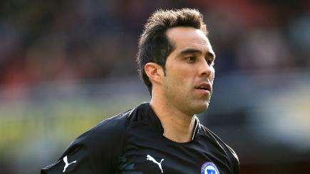 Goalkeeper Claudio Bravo is expecting to battle for the number one jersey at Manchester City