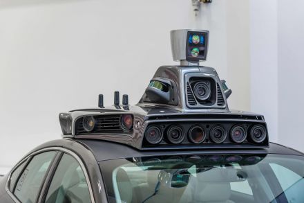 U.S. may seek power to pre-approve self-driving car technology