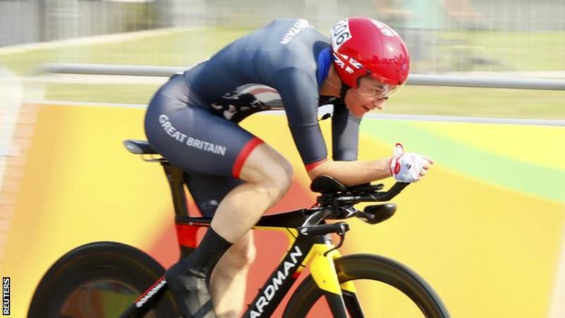 Rio 2016 Paralympics: Dame Sarah Storey wins time trial for 13th gold