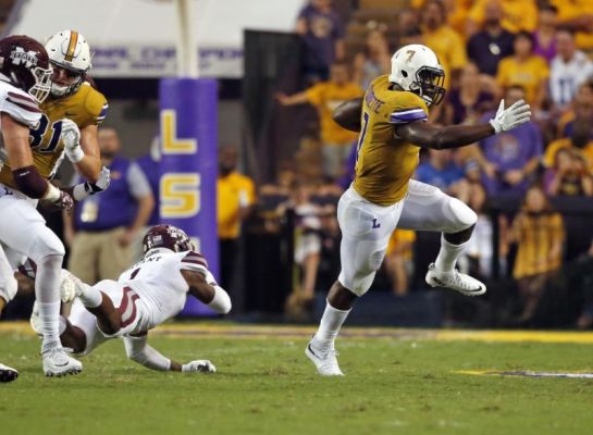 Sep 17 2016 Baton Rouge LA USA LSU Tigers running back Leonard Fournette is defended by Mississippi State Bulldogs defensive back Lashard Durr during the first quarter of a game at Tiger Stadium. Mandatory Credit Derick E. Hingle-USA TODAY