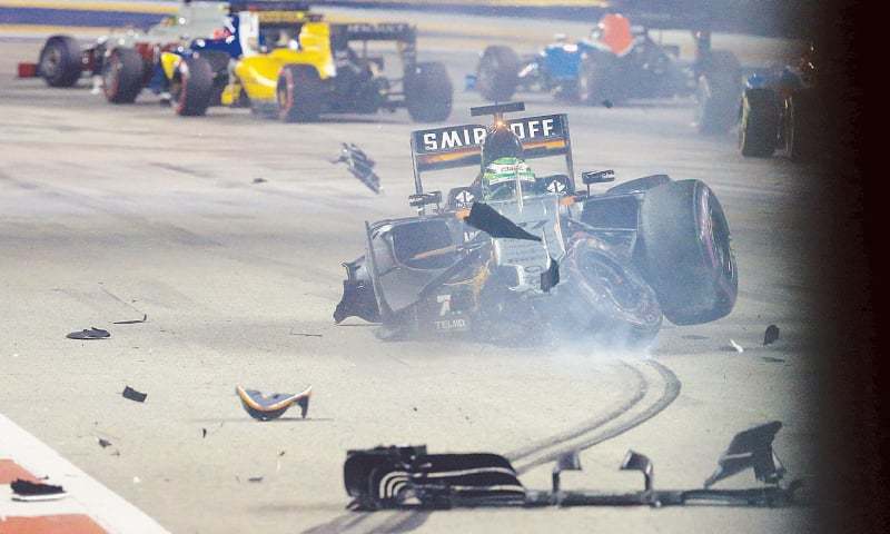 Singapore Grand Prix: Nico Rosberg takes the win for Mercedes