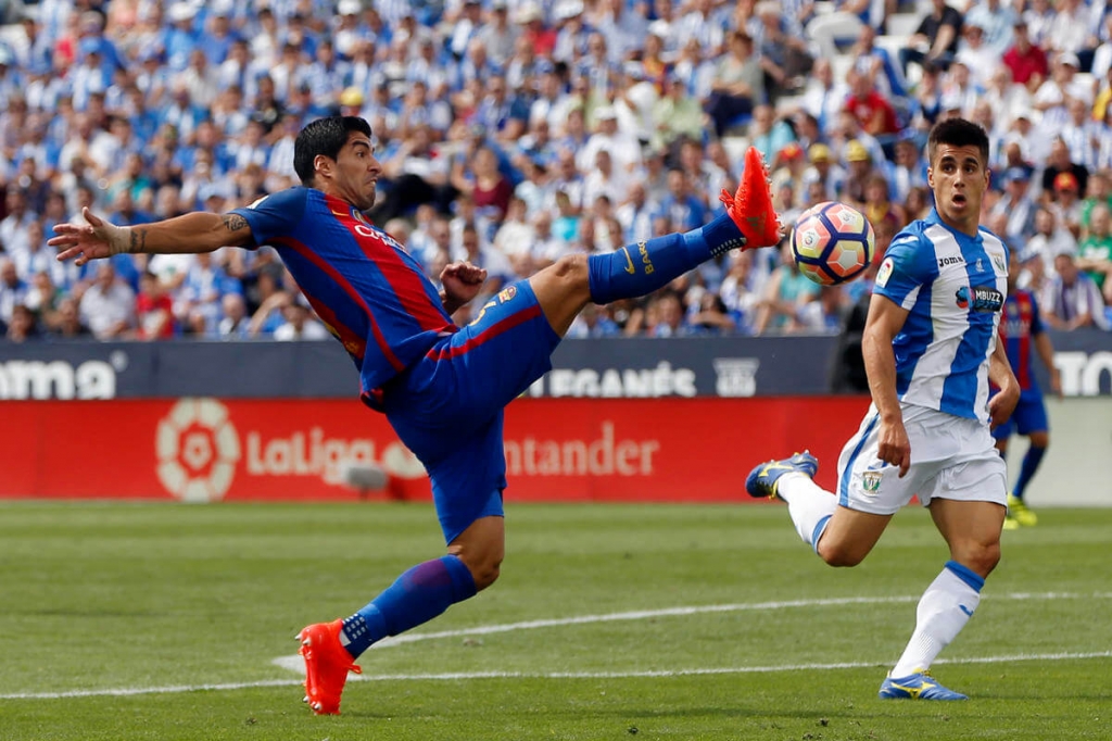 Luis Suarez Beats Lionel Messi, Neymar and Samuel Eto'o to Barcelona Record