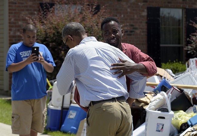 White House says feds doing their part in flood response