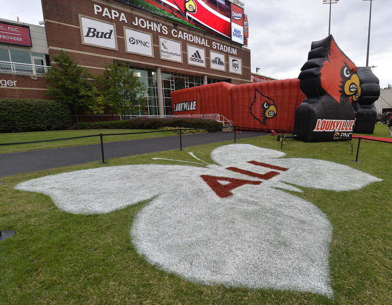 Louisville to honor Ali at FSU game