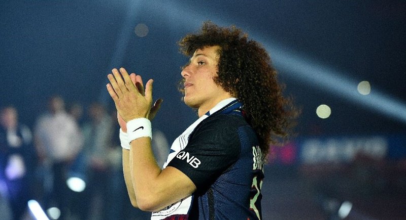 Luiz will re-join Chelsea after being sold to French side PSG for a world record fee for a defender of £50mn in 2014