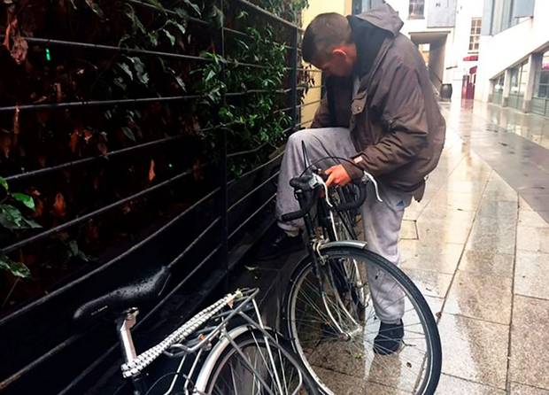 Man tried to cycle away on a still-locked bike in Dublin