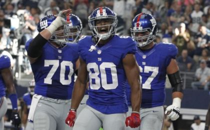 Sep 11 2016 Arlington TX USA New York Giants wide receiver Victor Cruz reacts after catching a touchdown pass in the fourth quarter against the Dallas Cowboys at AT&T Stadium. New York won 20-19. Mandatory Credit Tim Heitman-USA TODAY Sports