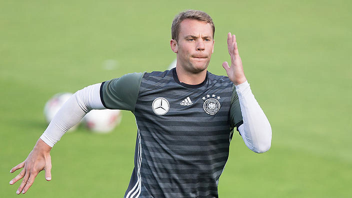 Manuel Neuer            
    
              
     
     
           Show Grid