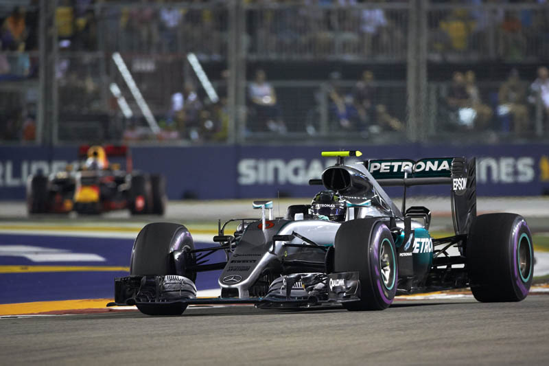 Singapore Grand Prix: Nico Rosberg takes the win for Mercedes