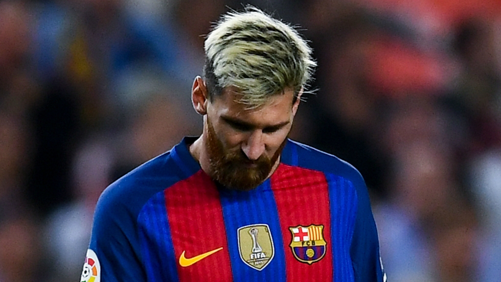 Messi out for three weeks with groin injury