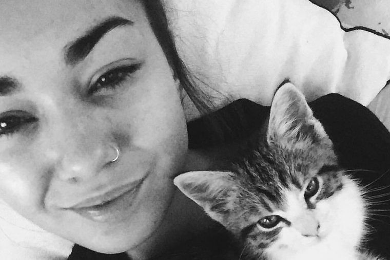 Mia Ayliffe Chung with her cat Leo