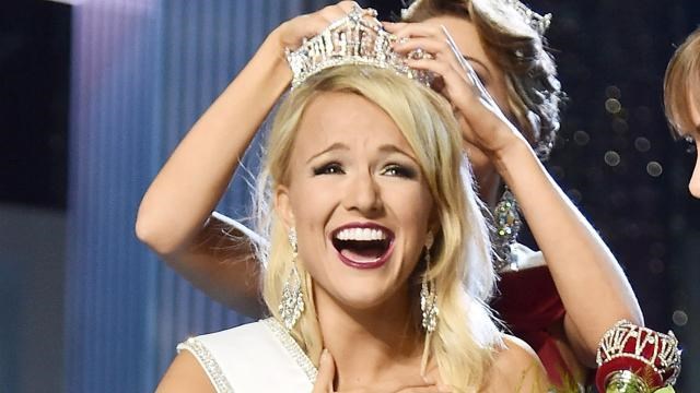 Beauty queen has advice for Trump, Clinton