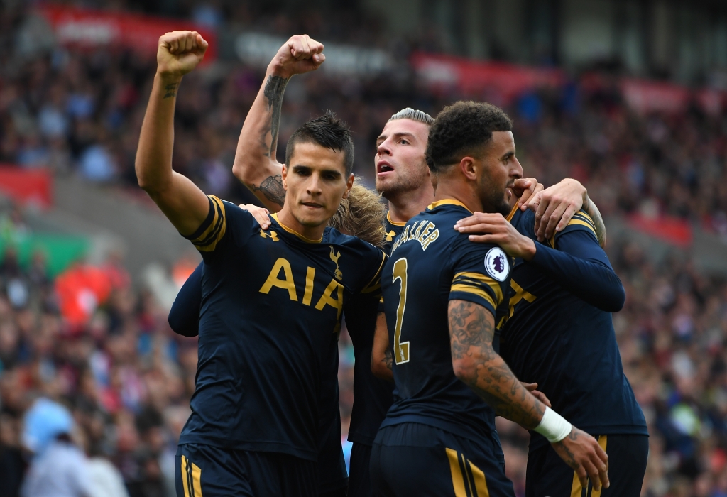 STOKE ON TRENT ENGLAND- SEPTEMBER 10 Dele Alli of Tottenham Hotspur celebrates scoring his sides third goal with his team mates during the Premier League match between Stoke City and Tottenham Hotspur at Britannia Stadium