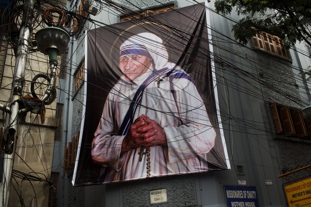 Mother Teresa to be made saint at Vatican ceremony