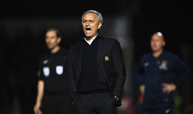 Man Utd boss lays into'football Einsteins