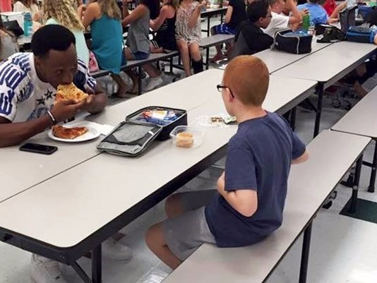 A Florida State player made sure an autistic boy didn't eat alone, at least for one day