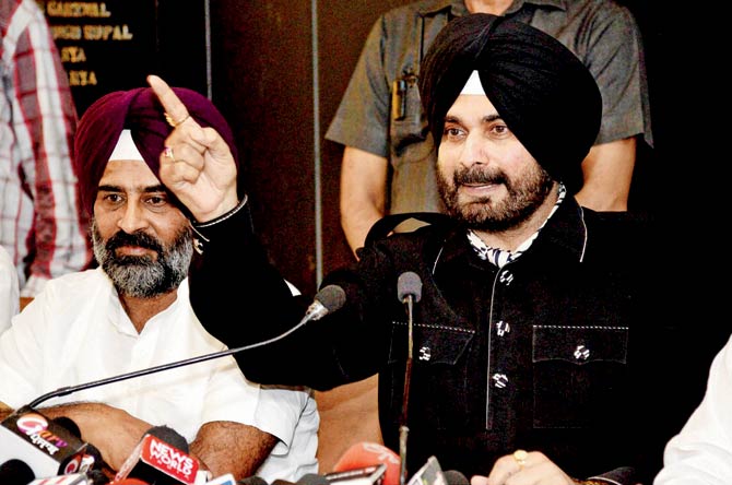 Navjot Singh Sidhu annoucing his party ‘Awaaz-e-Punjab.’ Pic  PTI