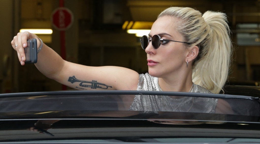 See Lady Gaga do a surprise turn at an east London club