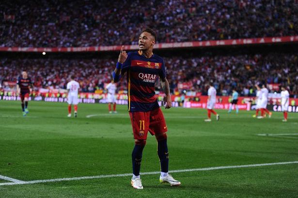 Neymar extended his contract at Barcelona despite interest from United and PSG