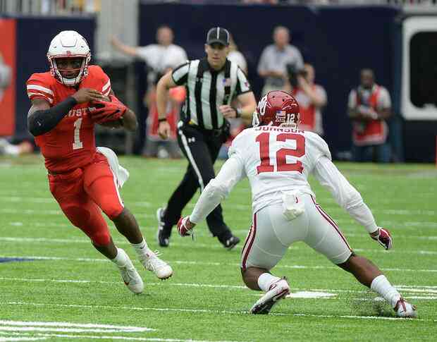 Damien Harris Injury: Starting RB Carted To Locker Room During Kent State Game