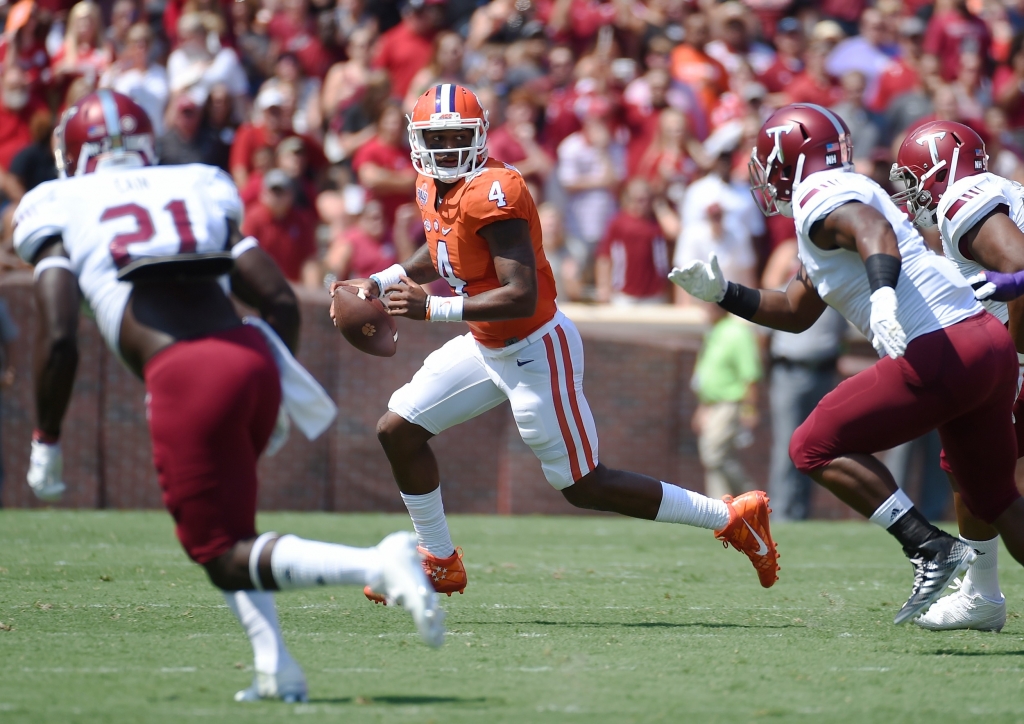 Clemson quarterback Deshaun Watson apologized to Tigersâ�� fans for his â��negative energyâ�� that he believes has contributed to the teamâ��s sluggish start on offense