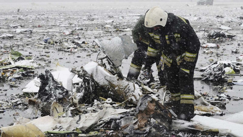 All 5 People Aboard Two Planes That Crashed Midair Are Dead: Authorities