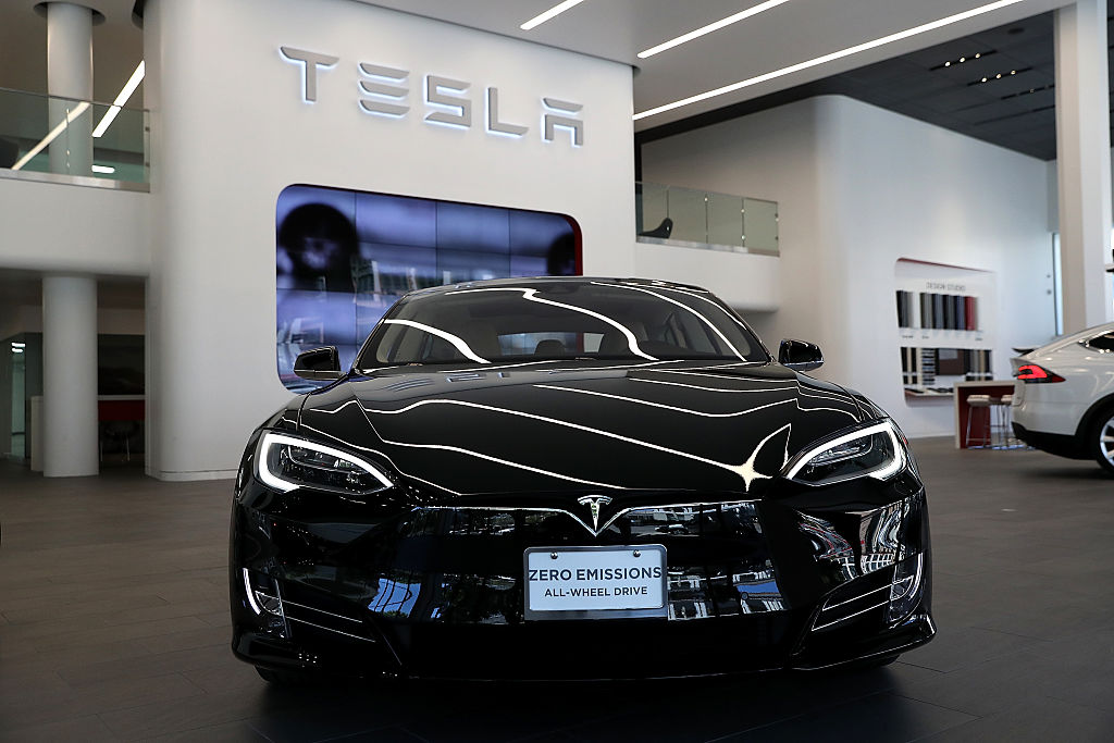 A lot of Norwegian owners of the Tesla Model S P85D are demanding a reimbursement after the car has failed to meet its endorsed promise of having an'insane mode feature