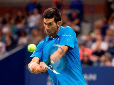 Novak Djokovic on his way to victory against Kyle Edmund