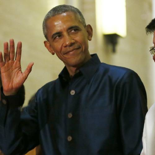 Barack Obama waves to the media as he arrives for the gala dinner of ASEAN leaders and its Dialogue Partners in the ongoing 28th and 29th ASEAN Summits and other related summits at the National Convention Center Wednesday Sept. 7 20