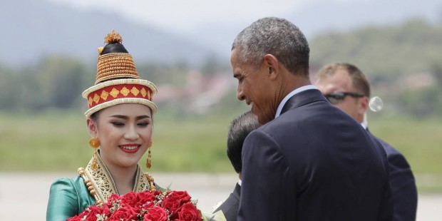 Aiming for closer ties to Laos, Obama honors its culture