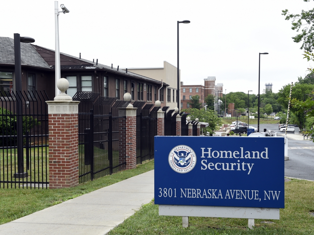 More than 800 immigrants awaiting deportation were mistakenly granted citizenship