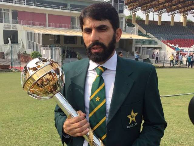 Misbah-ul-haq handed Test Championship mace