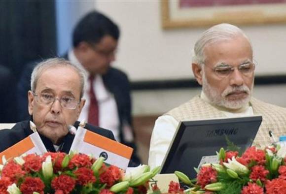 Prime Minister meets President Pranab Mukherjee to brief him on Uri developments