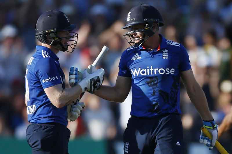 Pakistan bat against England in fourth ODI