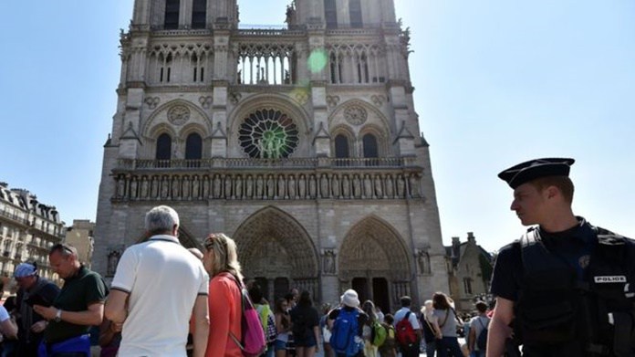 Gas tanks found in unmarked car by Paris' Notre Dame cathedral spark terror fears