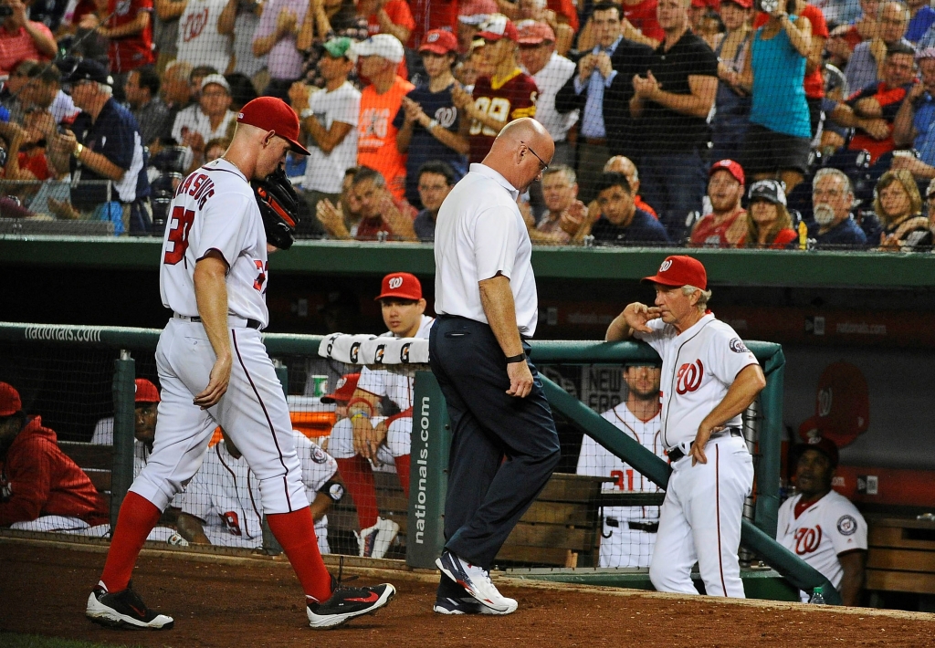 Stephen Strasburg exits Nats game early with injury