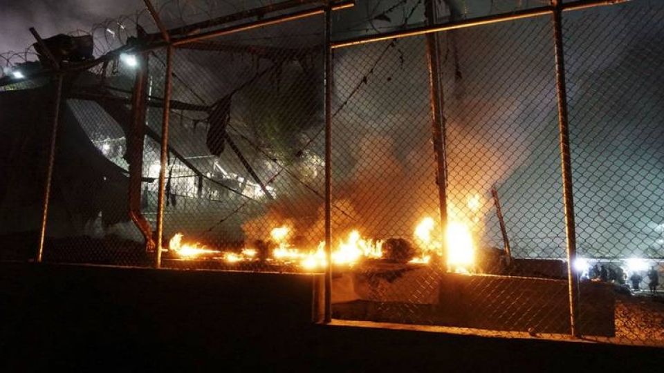 Thousands flee Greek refugee camp in Lesbos after fire breaks out