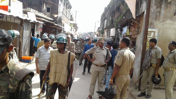 Armed police deployed in Soro market of Odisha's Balasore district on Monday. | EPS