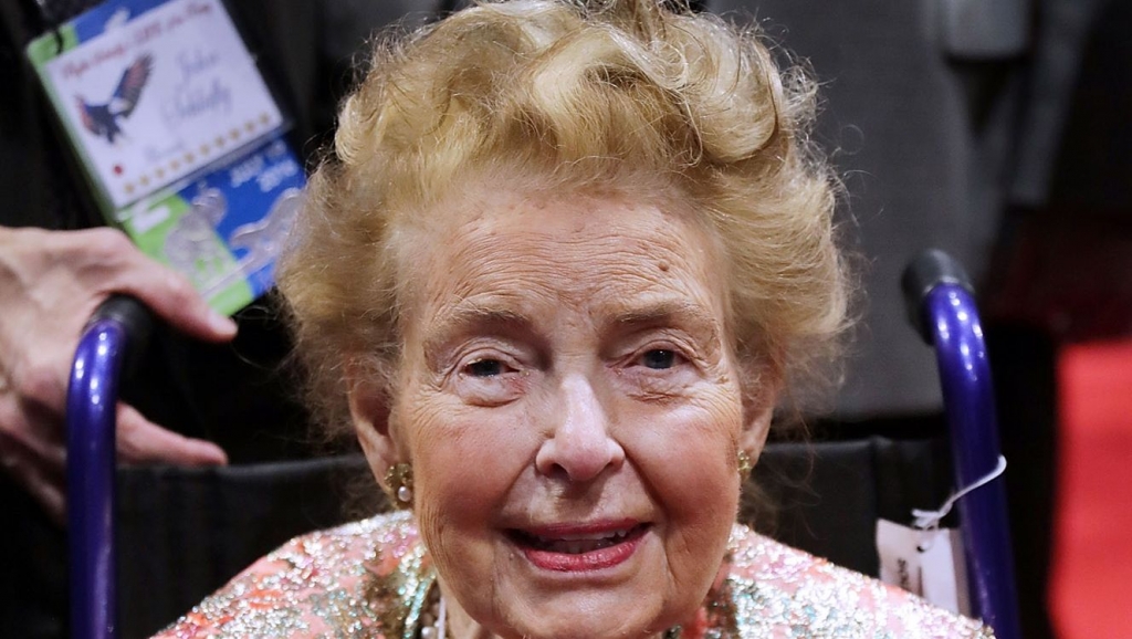 Far-right activist, author Phyllis Schlafly dies at 92