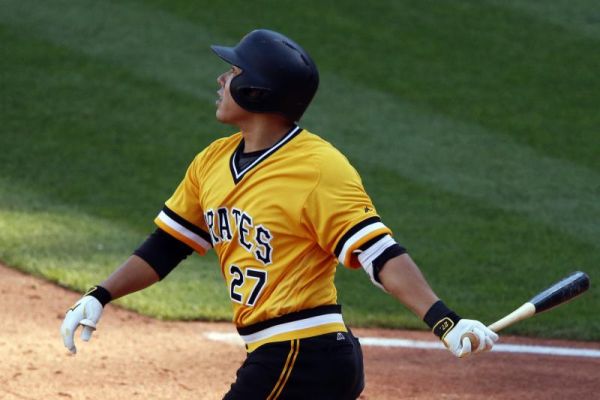 Pittsburgh Pirates Jung Ho Kang watches his