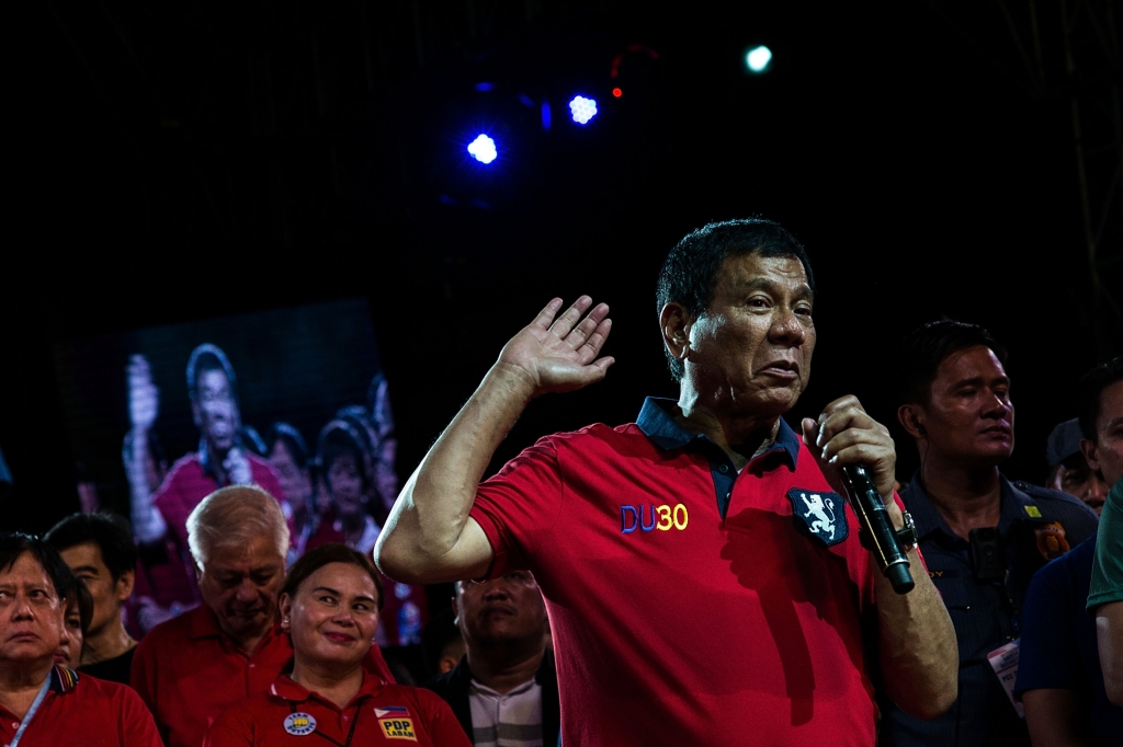 After Obama Controversy Philippine President Threatens to Eat Islamist Militants Alive