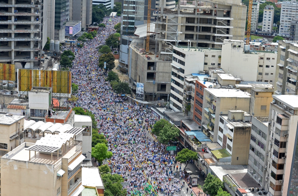 Venezuelan opposition seeks recall referendum for president