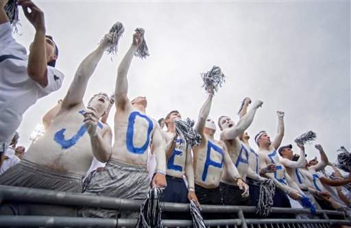 Ex-Paterno players reunite at Penn St amid scandal