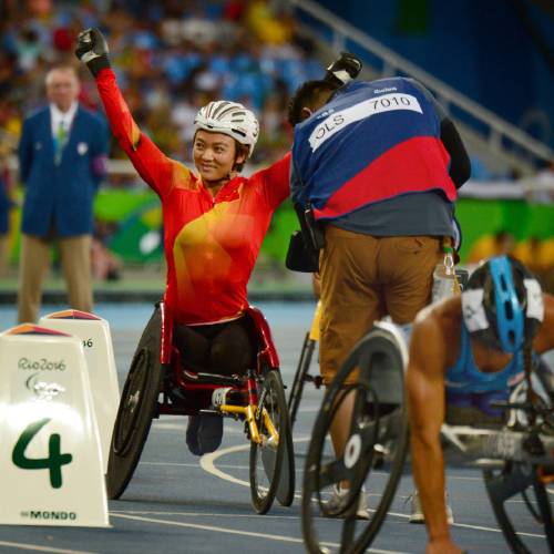 China waves to the Olympic Stadium crowd after her bronze-medal finish in the women's 400 meters at the 2016 Paralympic Games at Olympic Stadium in Rio de Janeiro