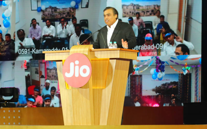 Reliance unwraps Jio mobile telecom network with free calls, chea