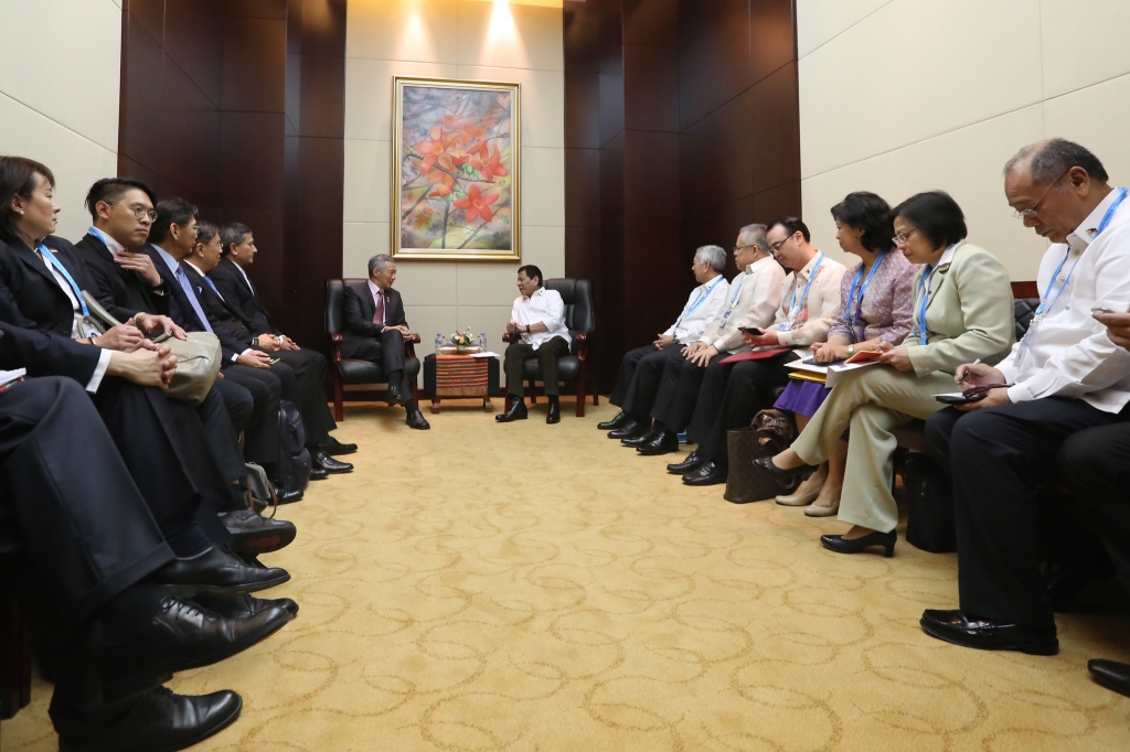 President Rodrigo Duterte and Singaporean Prime Minister Lee Hsien Loong along with their delegations meet on the sidelines of the ASEAN Summit in Laos on September 6